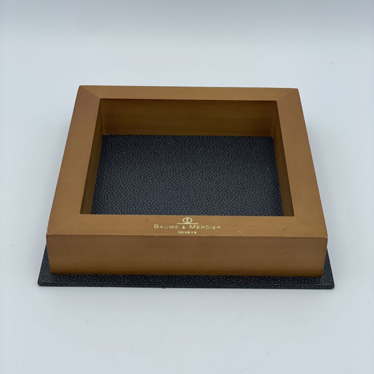 BAUME & MERCIER UHRENBOX BOX WATCH CASE TOP RARE 16 Main Image