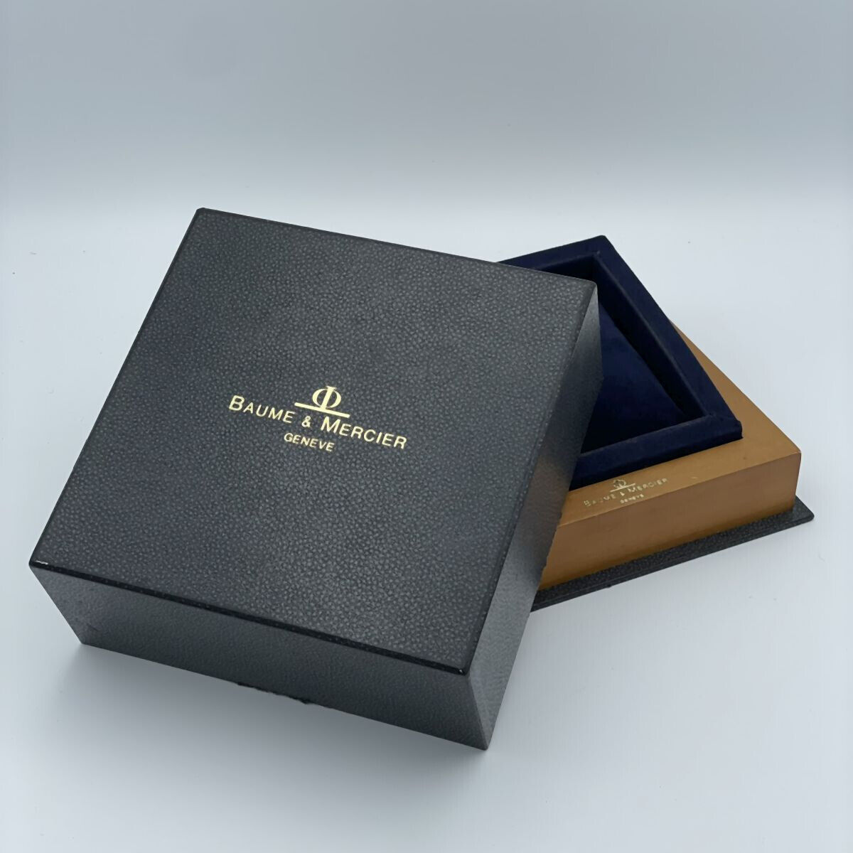 BAUME & MERCIER UHRENBOX BOX WATCH CASE TOP RARE 16 Gallery Image 1
